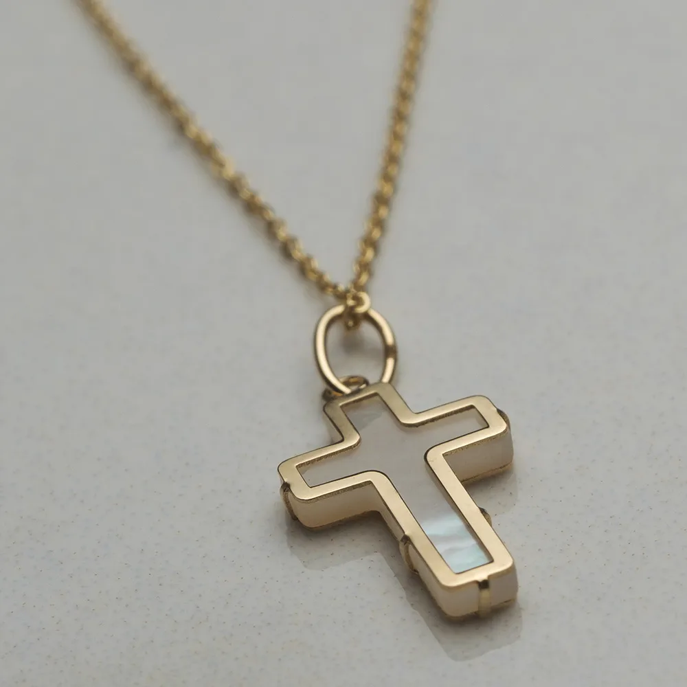 Baby jewelry in 18k gold with pearls — Joyería Liévano