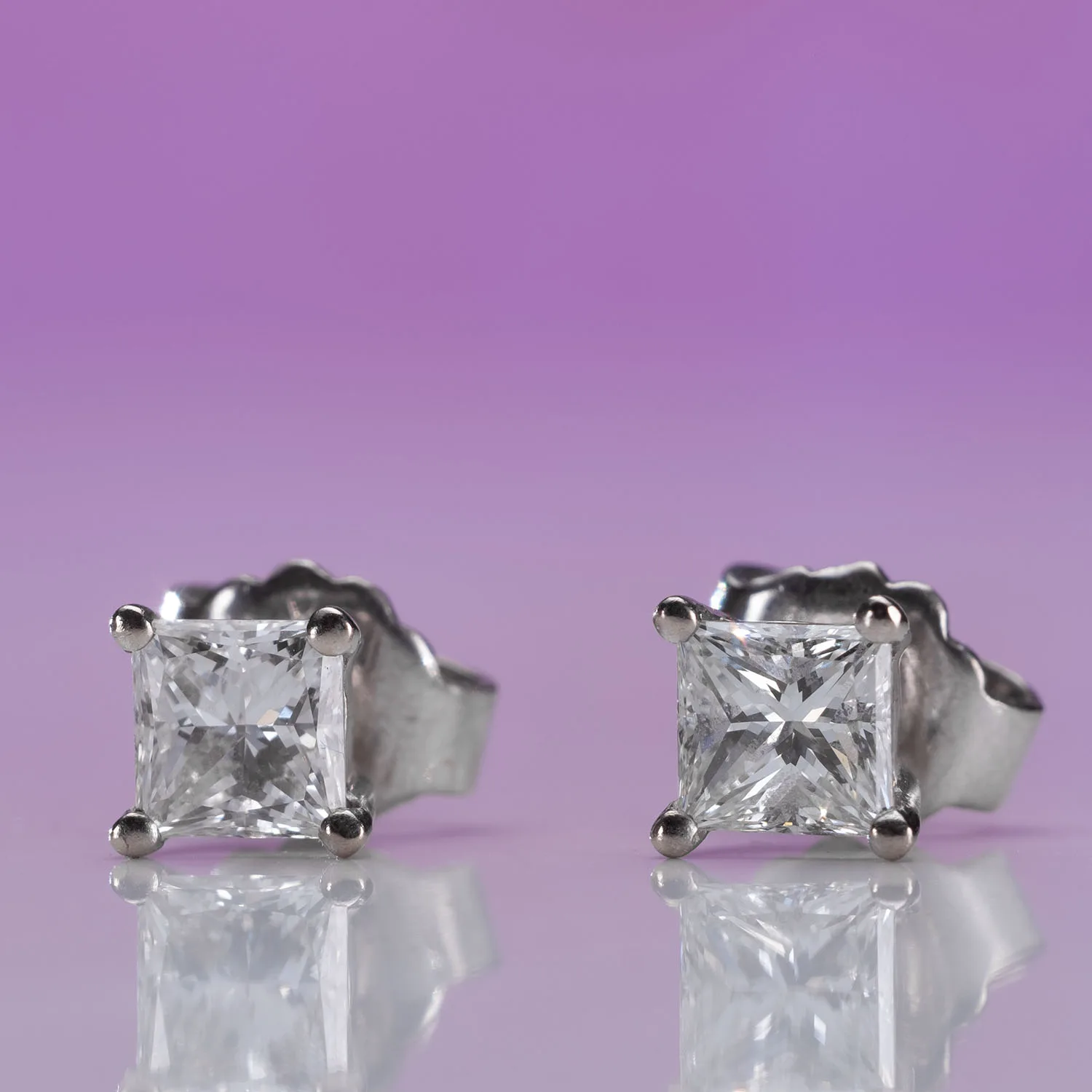Earrings with diamonds in 18k gold — Joyería Liévano
