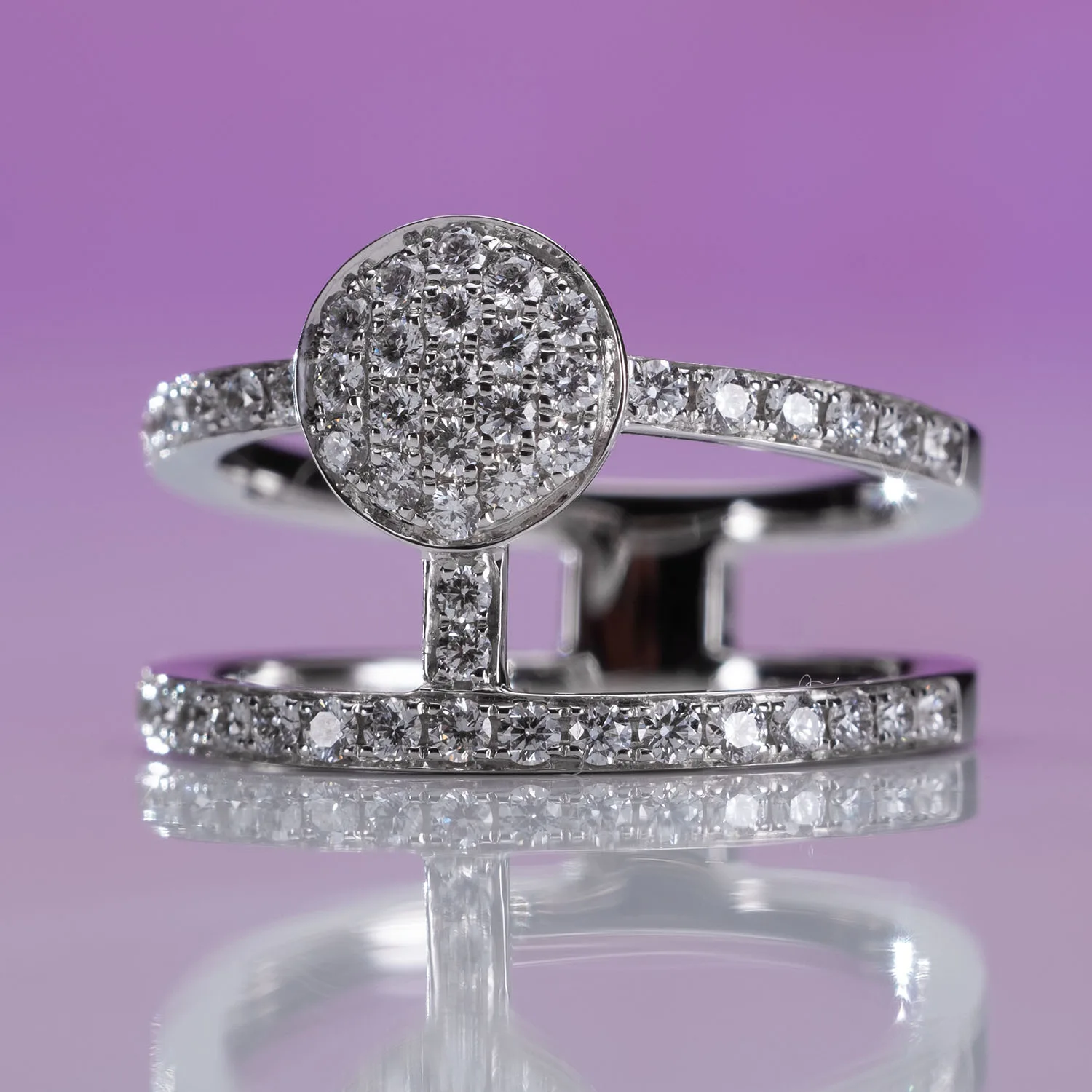 Ring with diamonds in 18k gold — Joyería Liévano