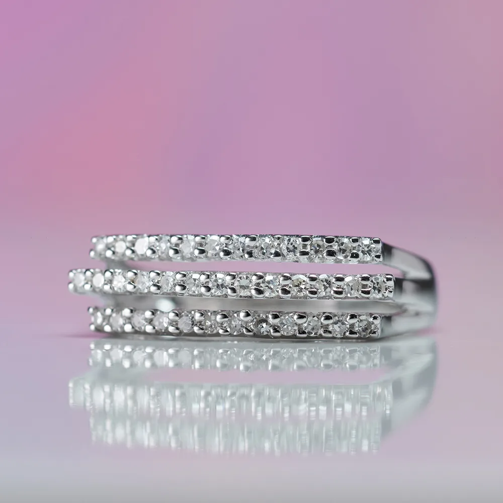 Ring with diamonds in 18k gold — Joyería Liévano