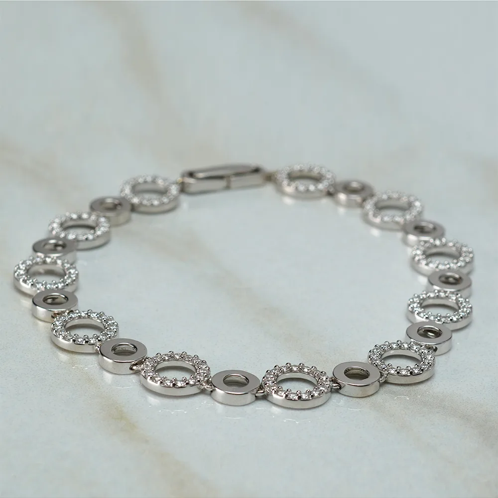 Bracelet with diamonds in 18k gold — Joyería Liévano