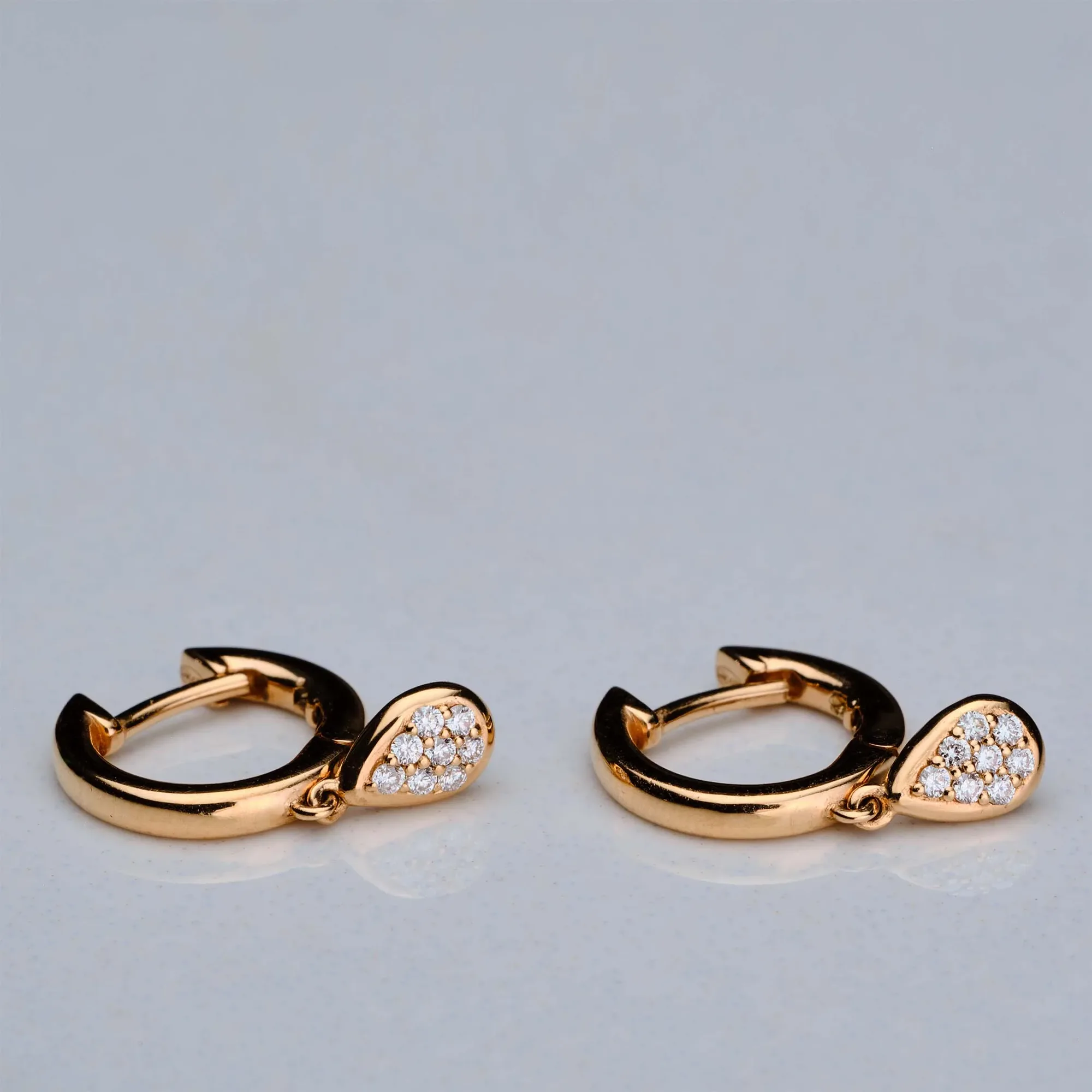 Earrings with diamonds in 18k gold — Joyería Liévano