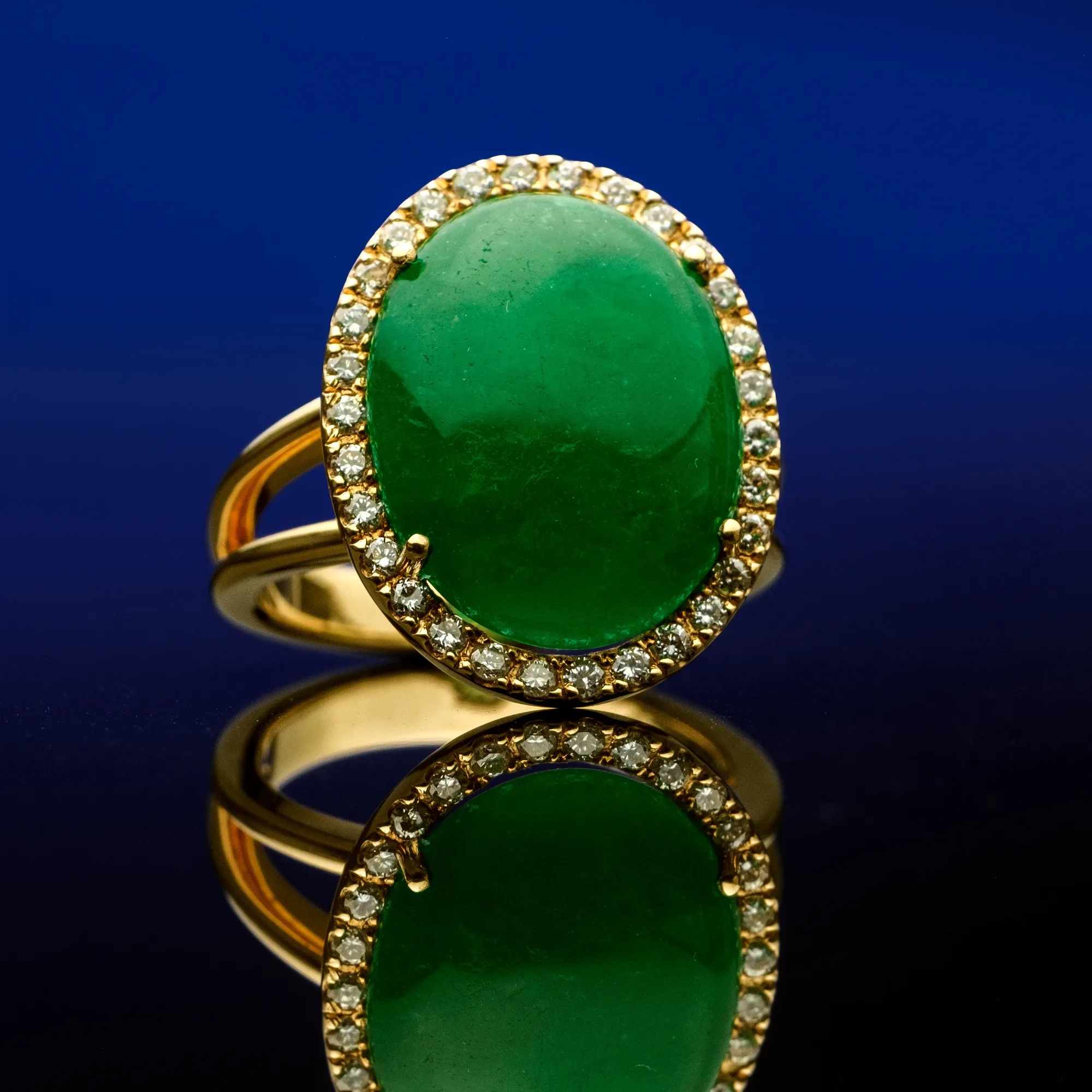 Ring with emeralds in 18k gold — Joyería Liévano