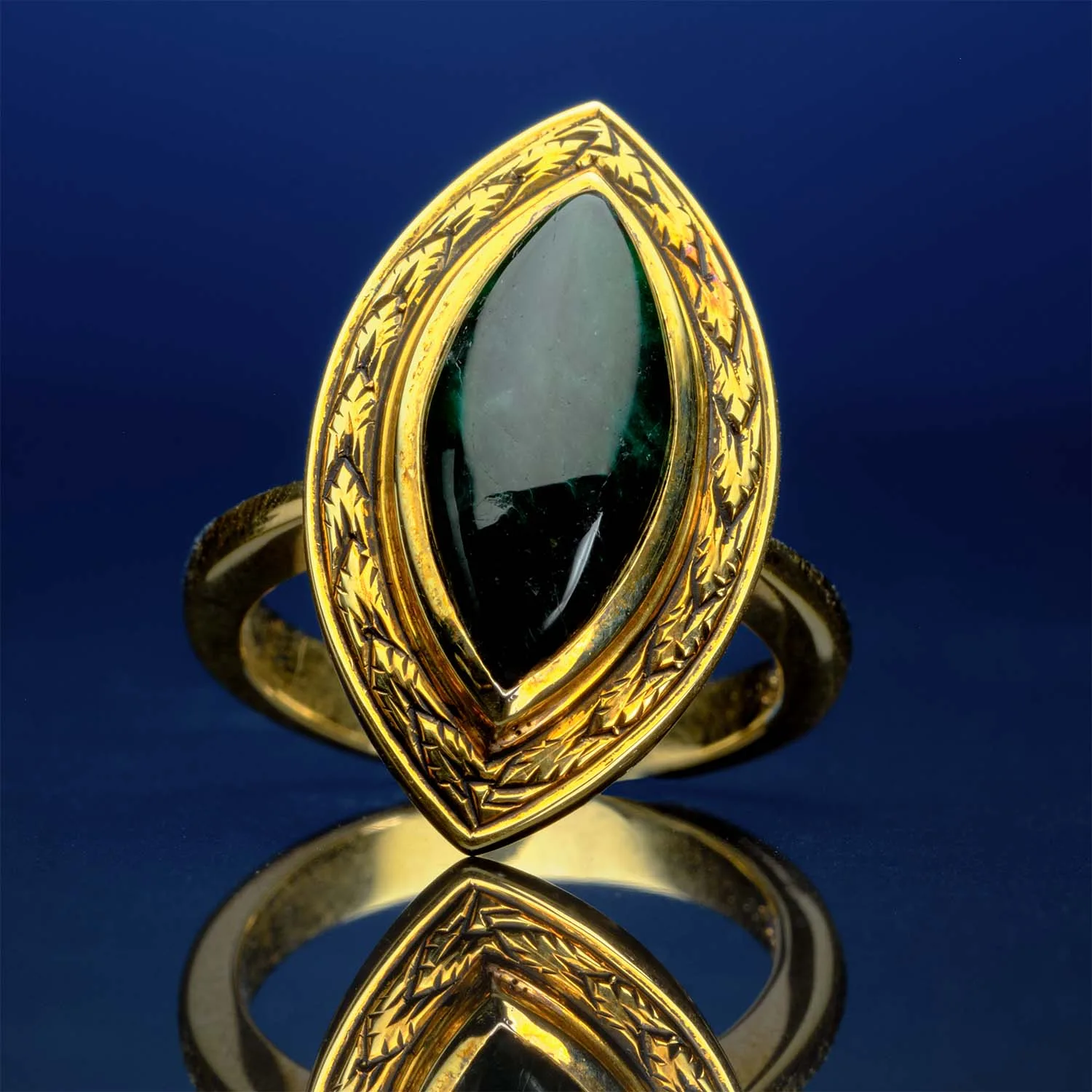 Ring with emeralds in 18k gold — Joyería Liévano