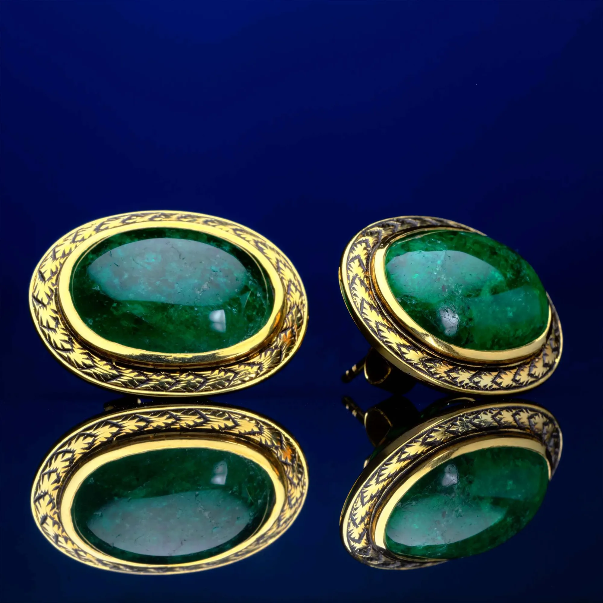 Earrings with emeralds in 18k gold — Joyería Liévano