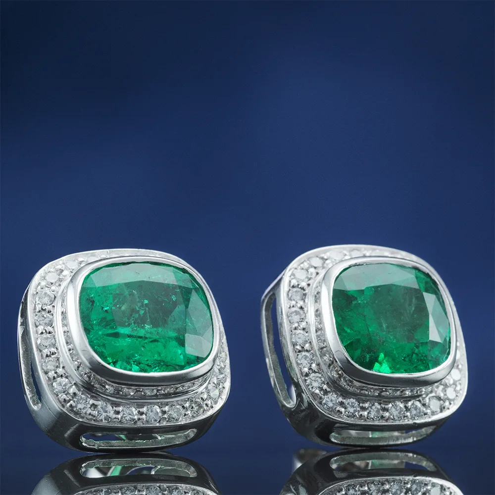 Earrings with emeralds in 18k gold — Joyería Liévano