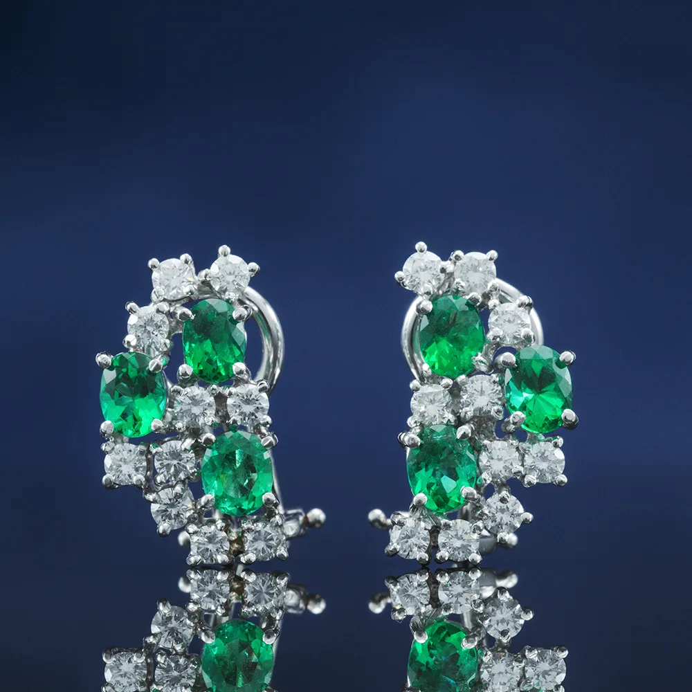 Earrings with emeralds in 18k gold — Joyería Liévano