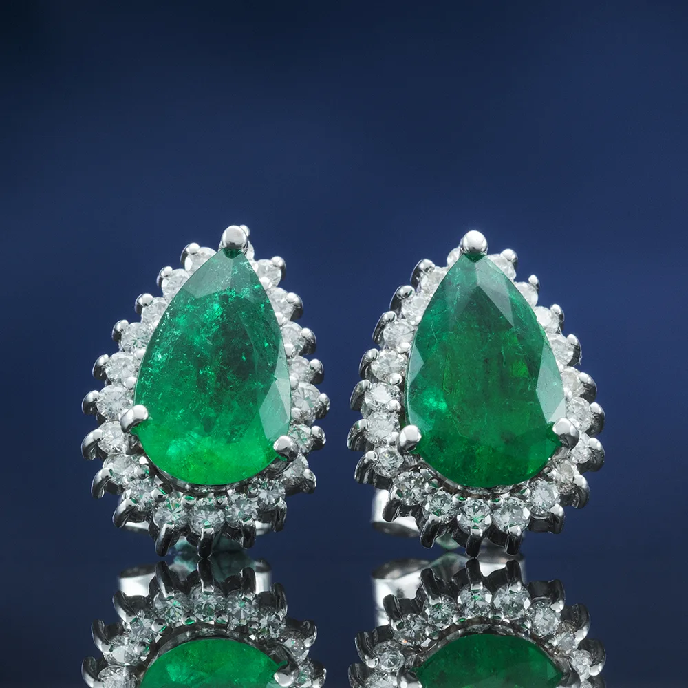 Earrings with emeralds in 18k gold — Joyería Liévano