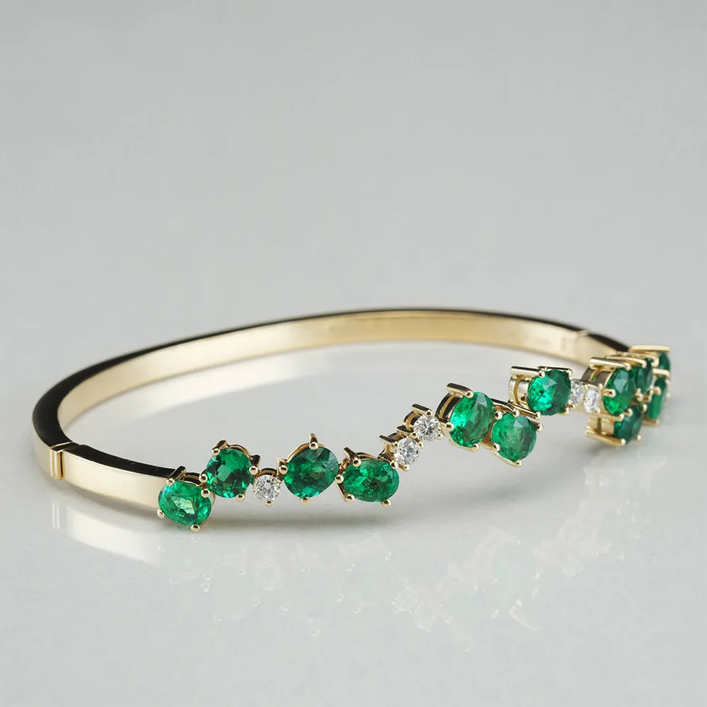 Bracelet with emeralds in 18k gold — Joyería Liévano