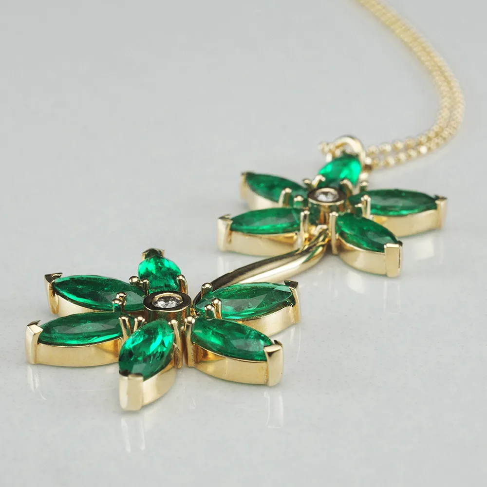 Pendant with emeralds in 18k gold — Joyería Liévano