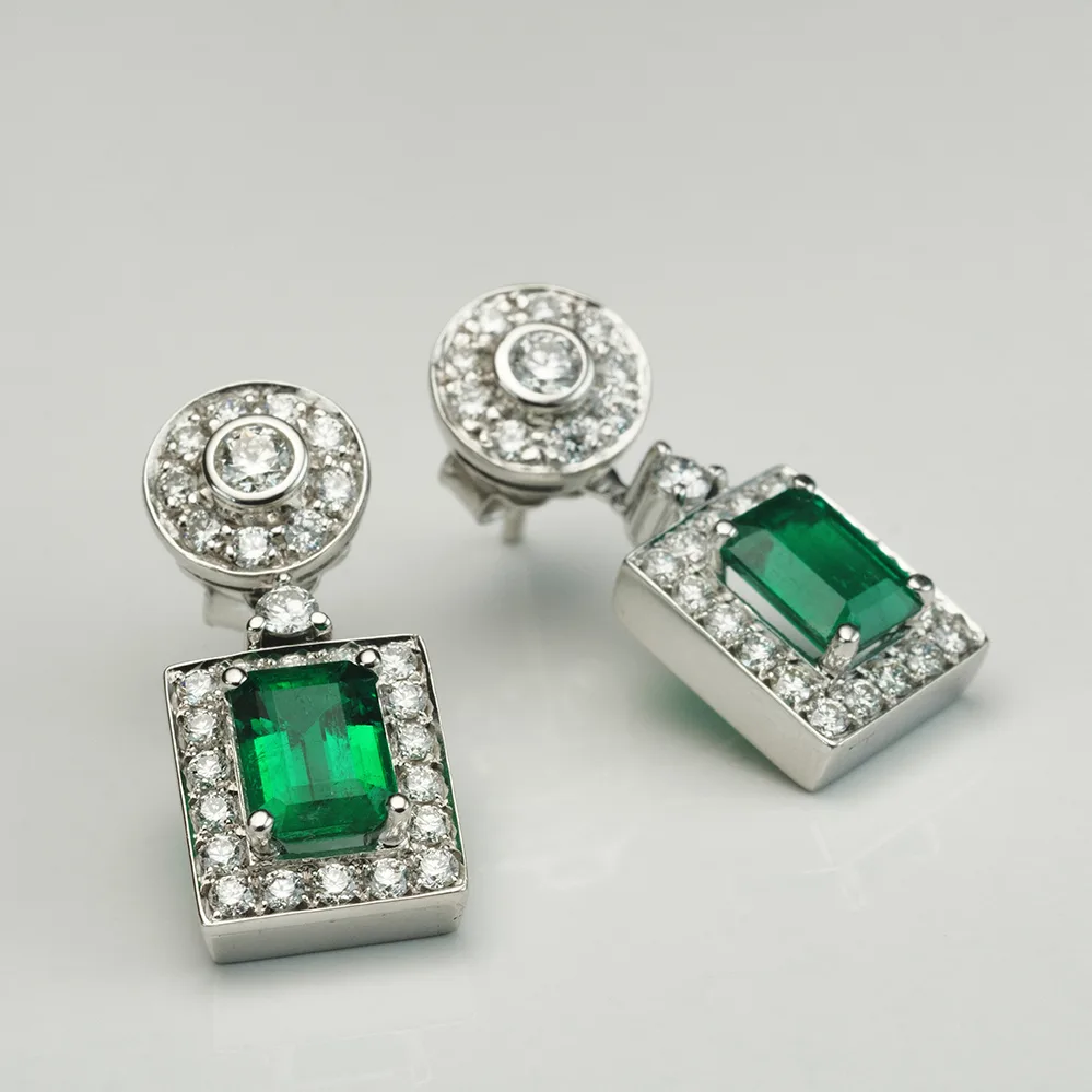 Earrings with emeralds in 18k gold — Joyería Liévano
