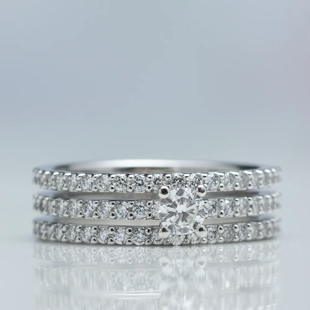 Ring with diamonds in 18k gold — Joyería Liévano