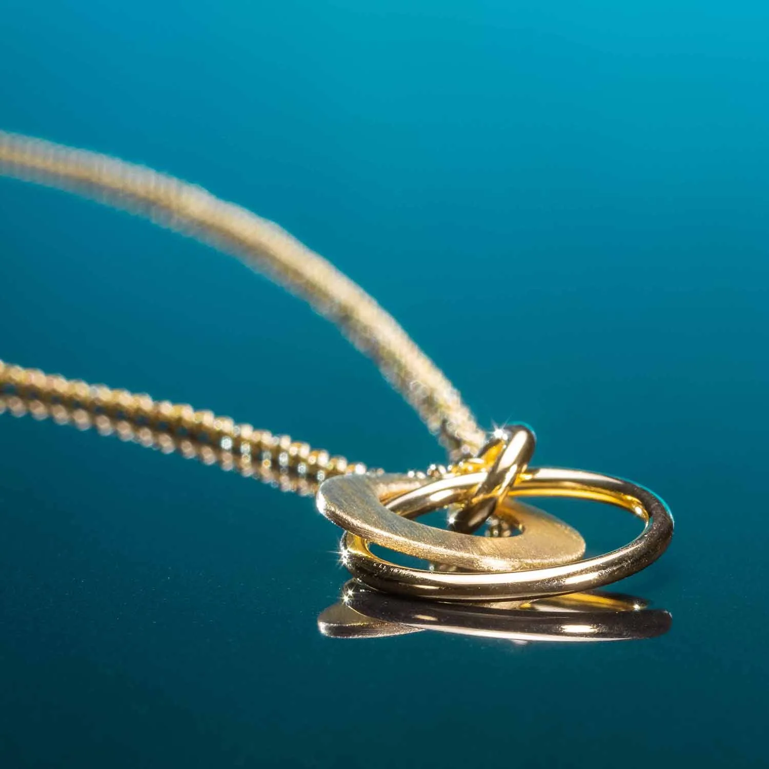 Pendant in 18k gold — Joyería Liévano