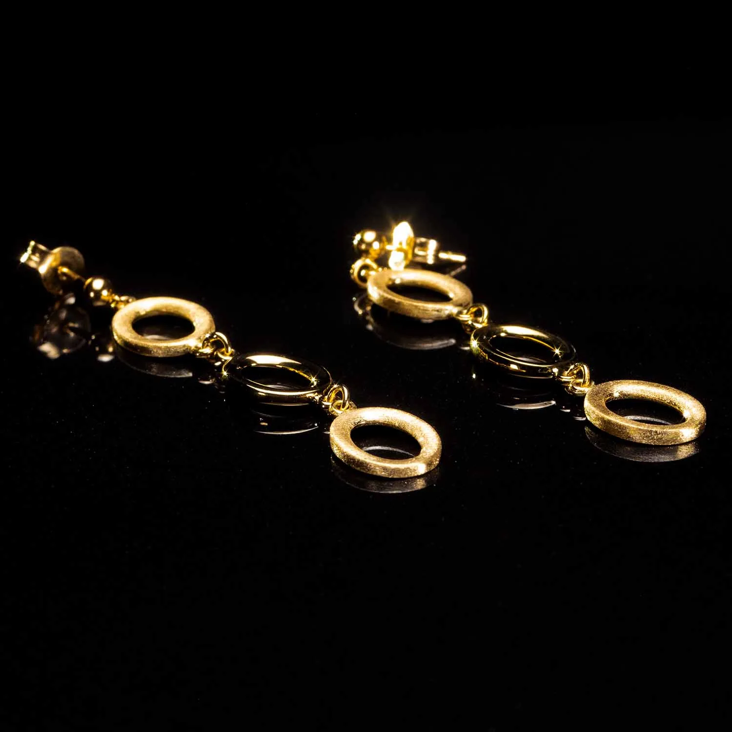 Earrings in 18k gold — Joyería Liévano