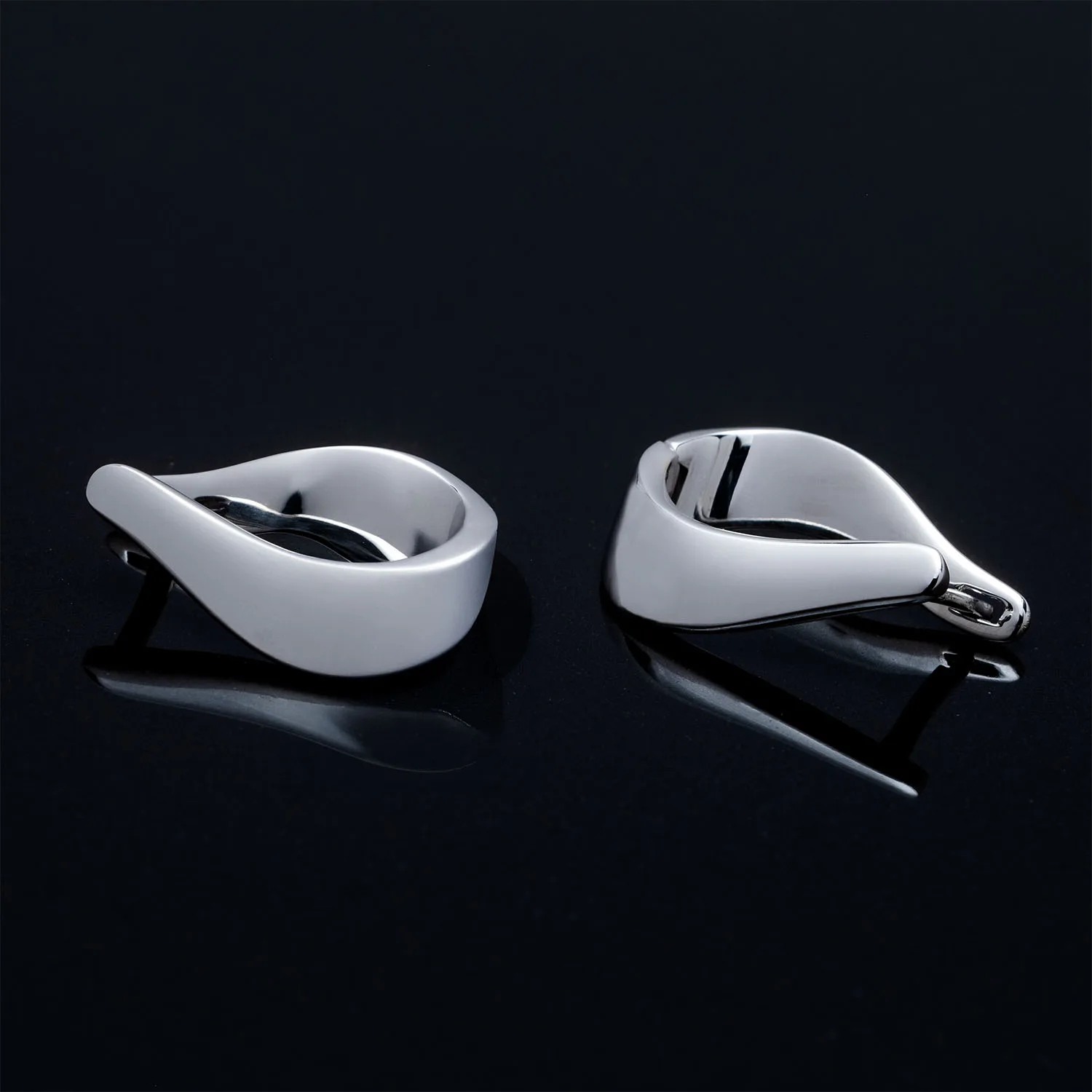 Earrings in 18k white gold — Joyería Liévano