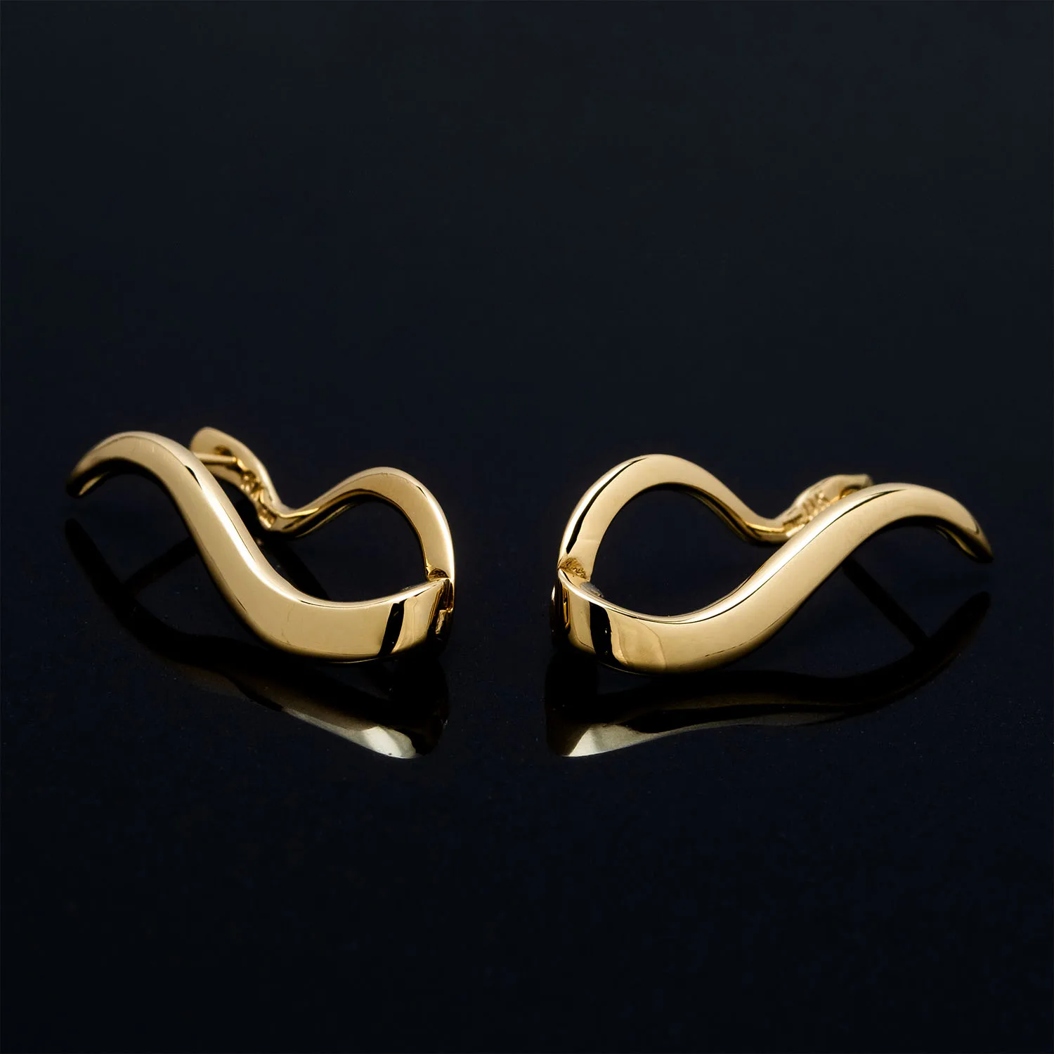 Earrings in 18k gold — Joyería Liévano