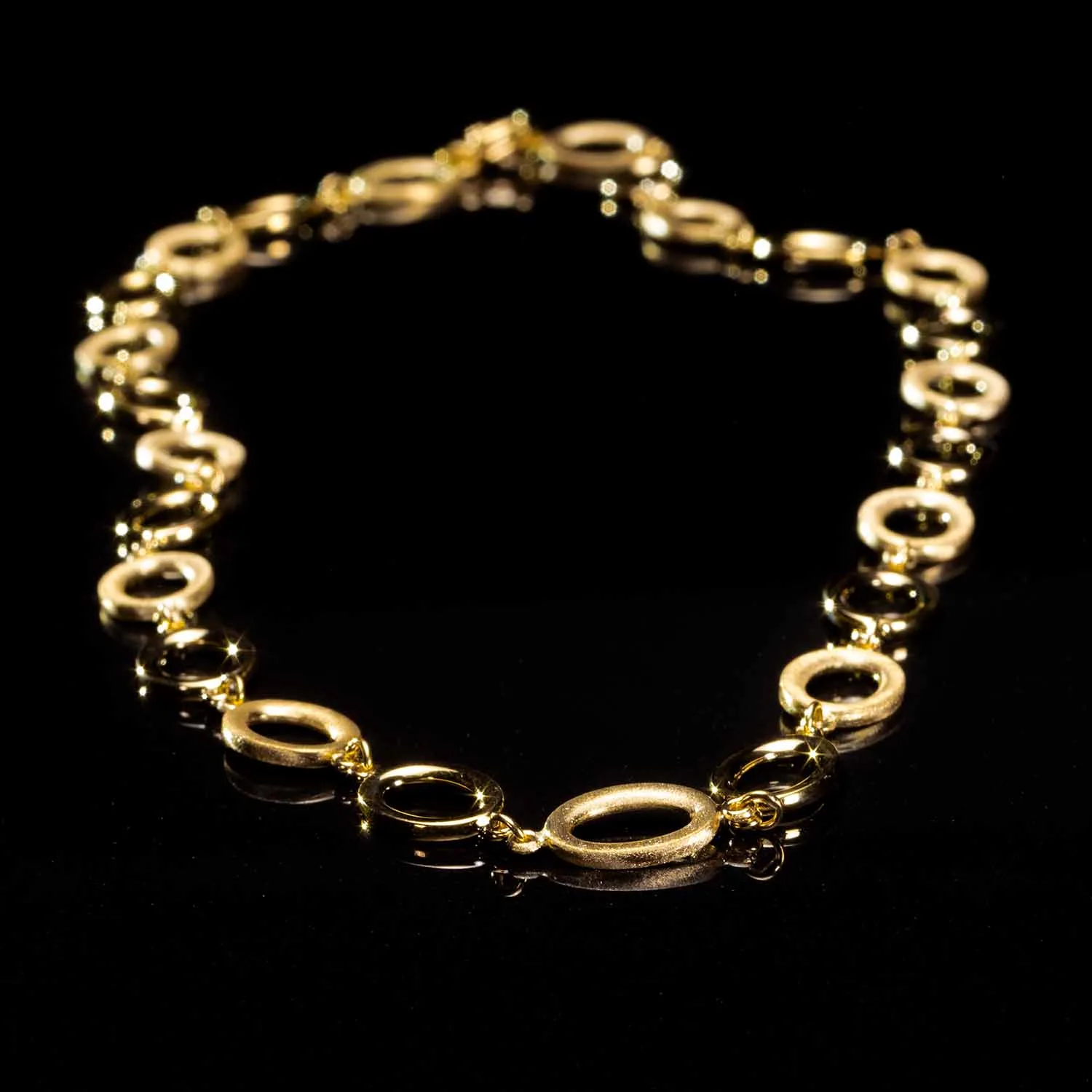 Necklace in 18k gold — Joyería Liévano