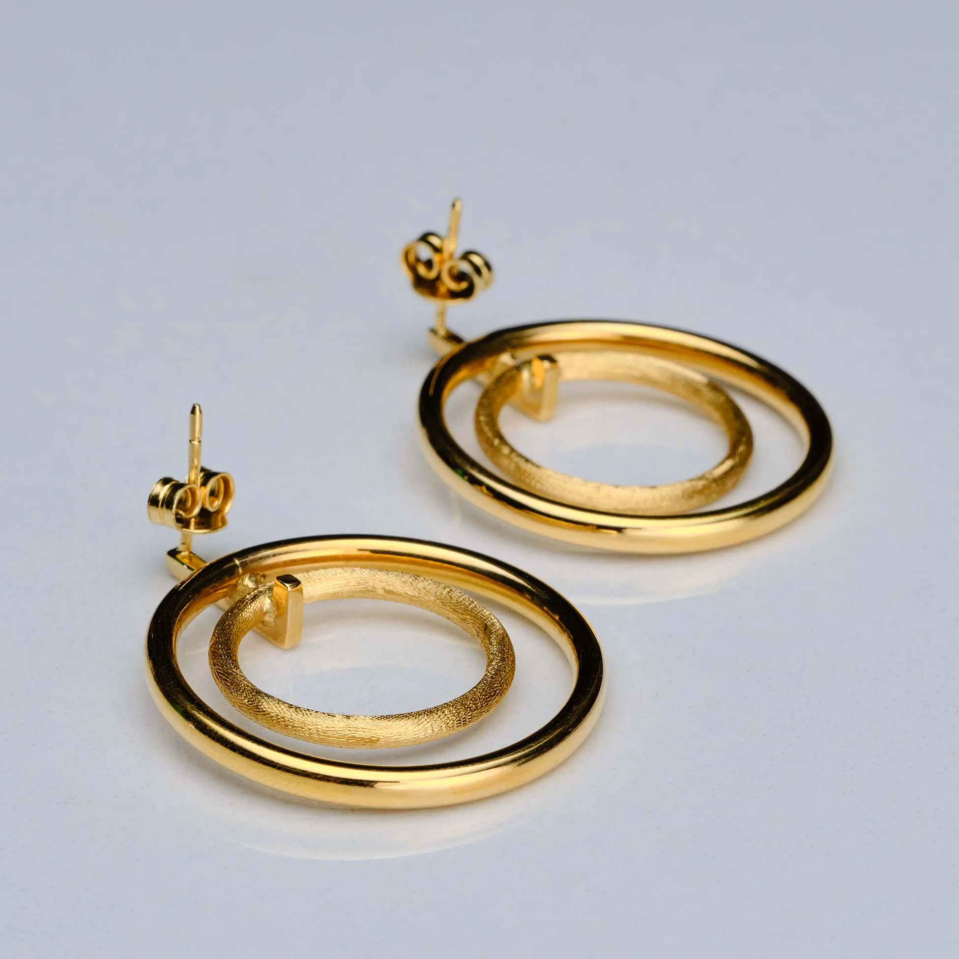 Earrings in 18k gold — Joyería Liévano