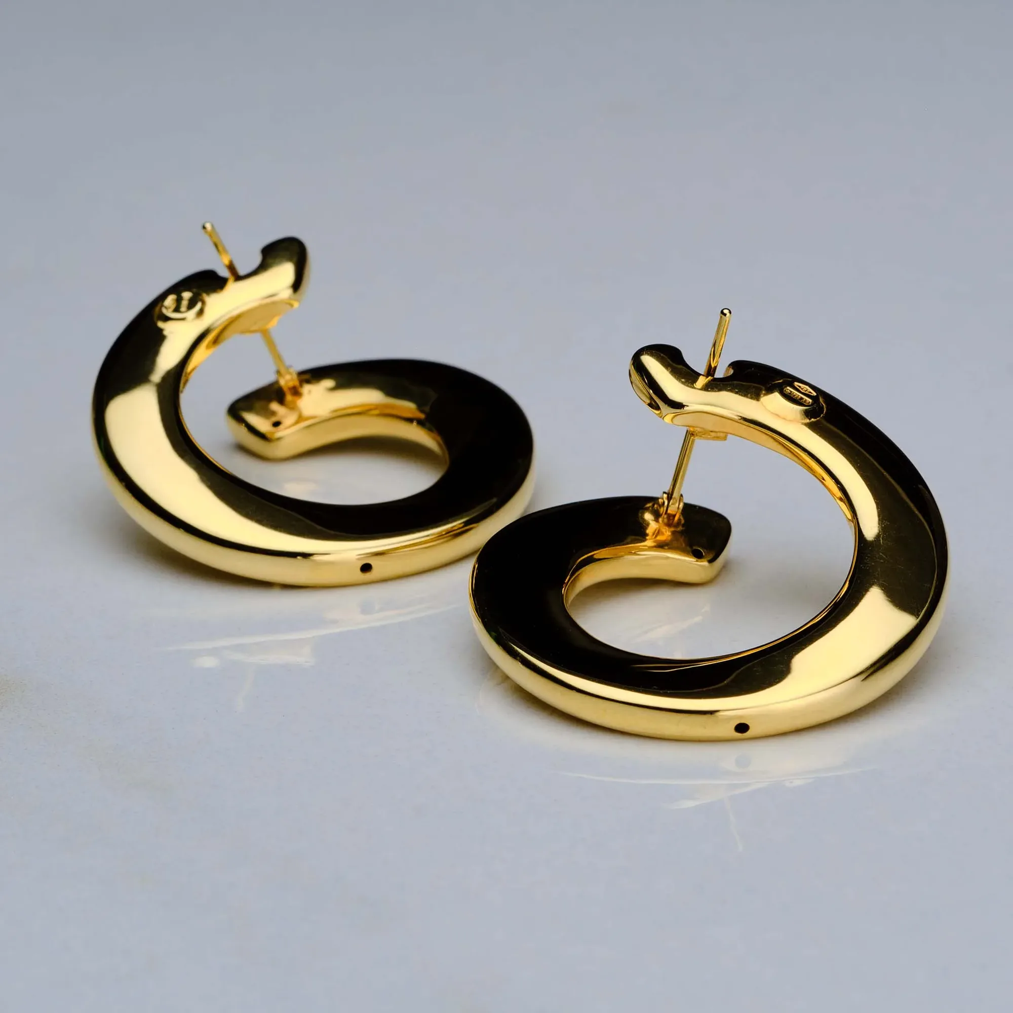 Earrings in 18k gold — Joyería Liévano