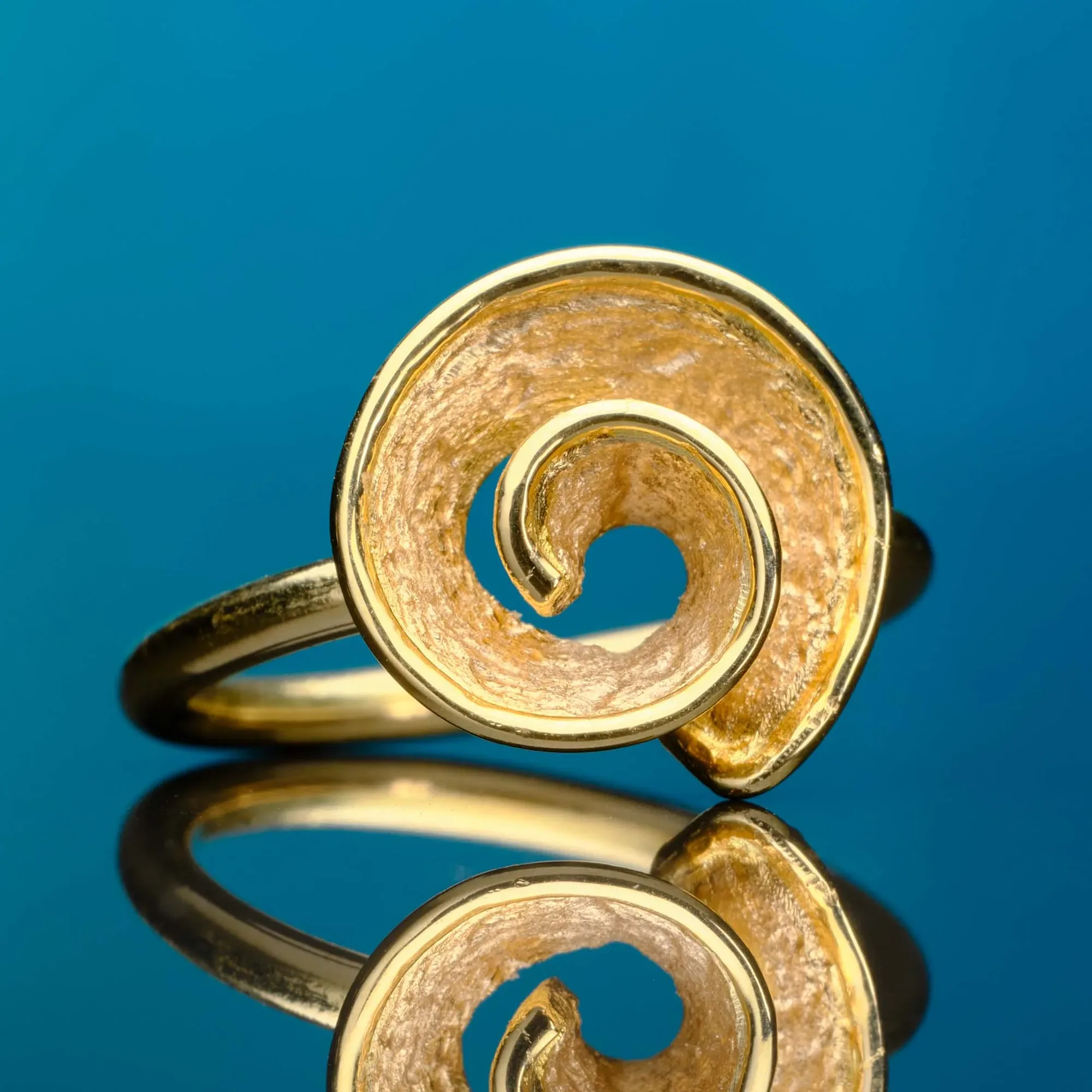 Ring in 18k gold — Joyería Liévano
