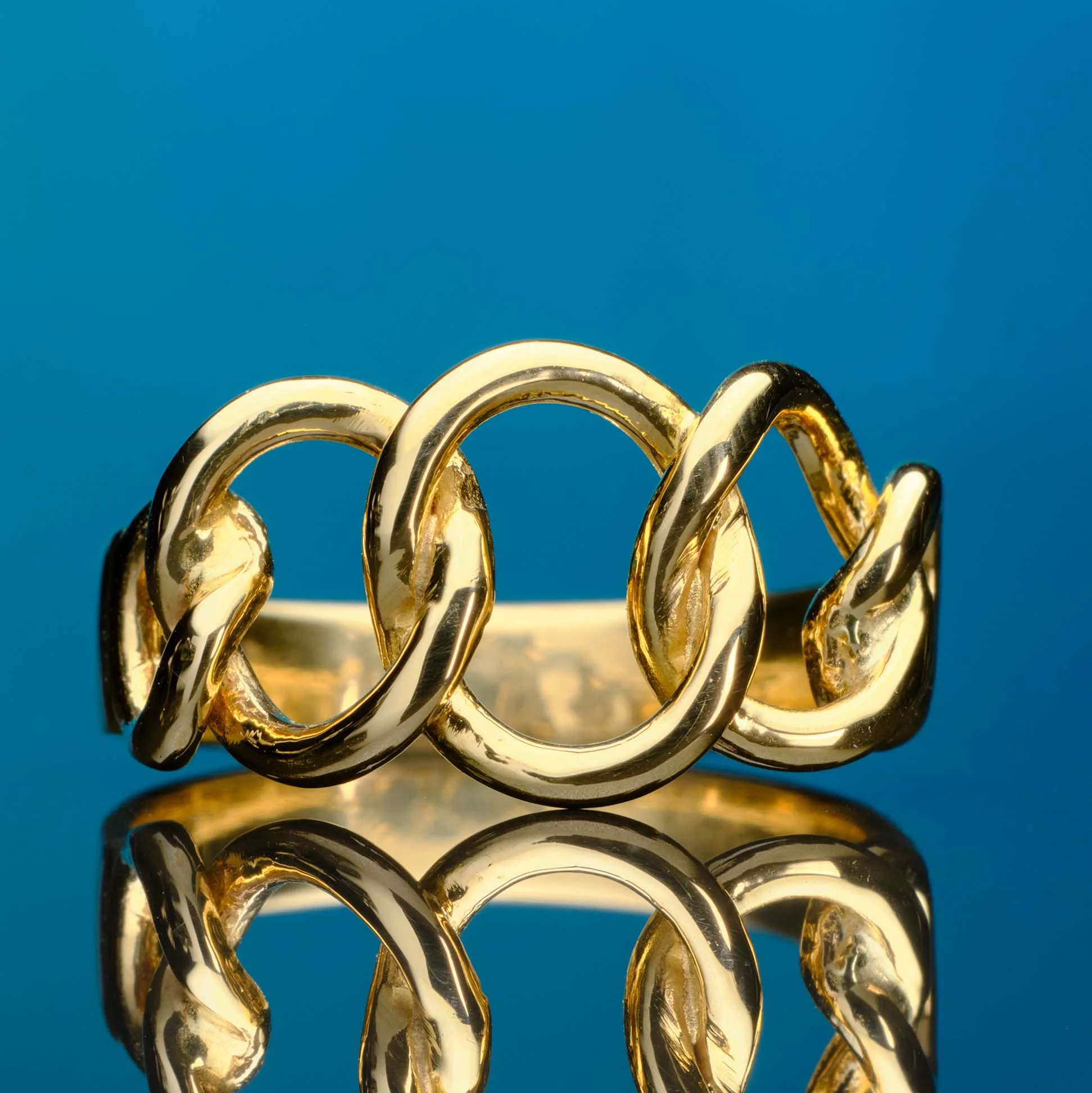 Ring in 18k gold — Joyería Liévano