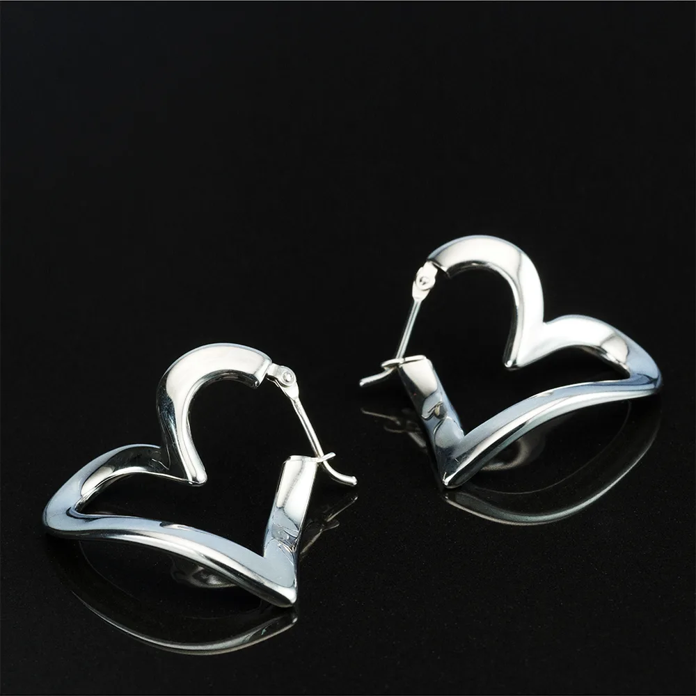 Earrings in 18k white gold — Joyería Liévano