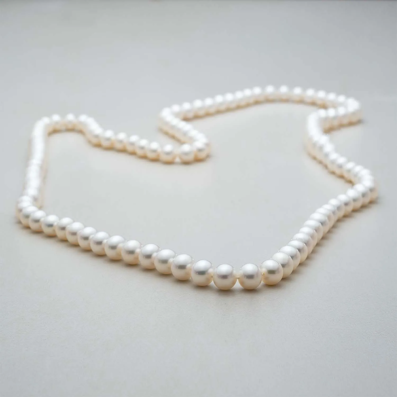 Necklace with pearls in 18k gold — Joyería Liévano