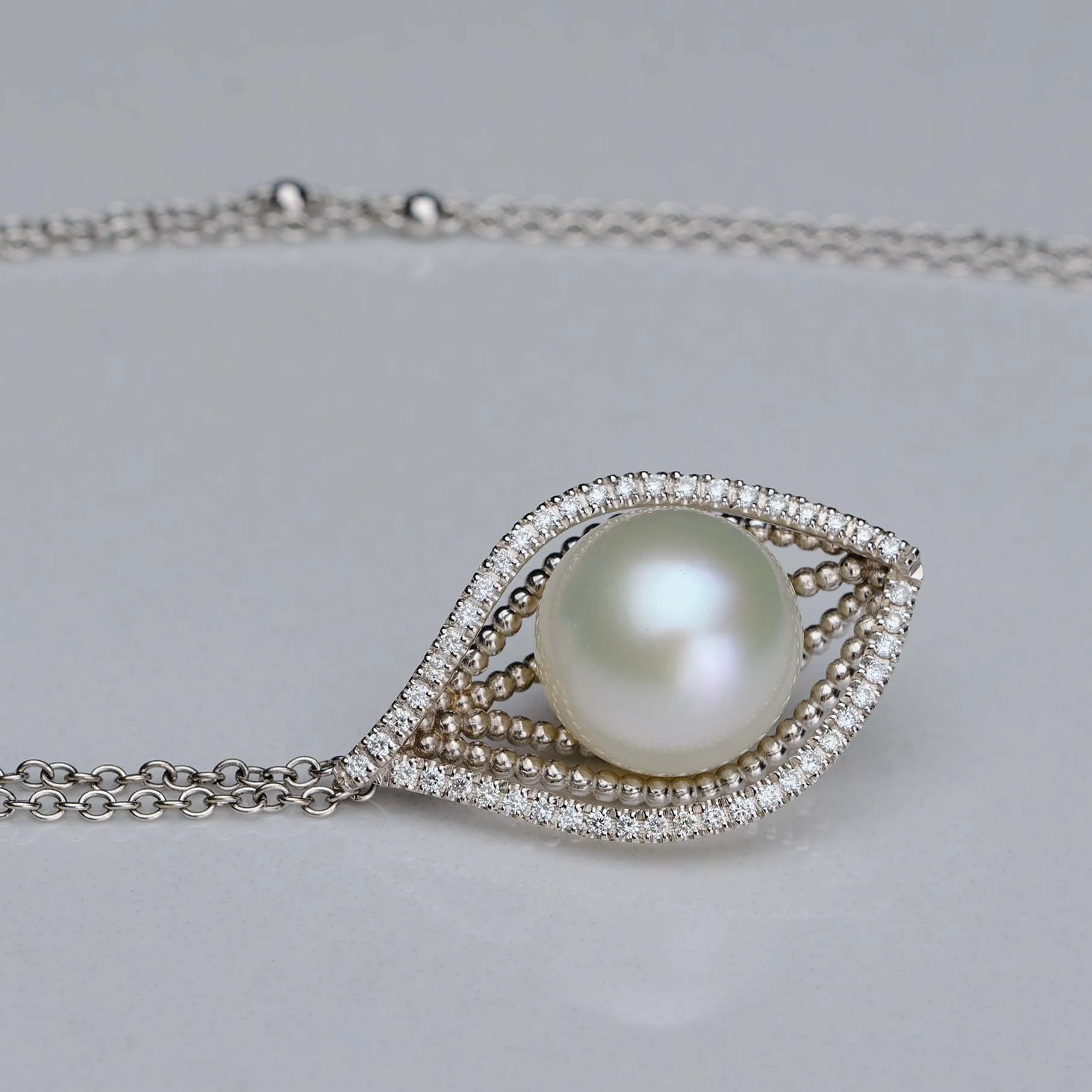 Pendant with pearls in 18k gold — Joyería Liévano
