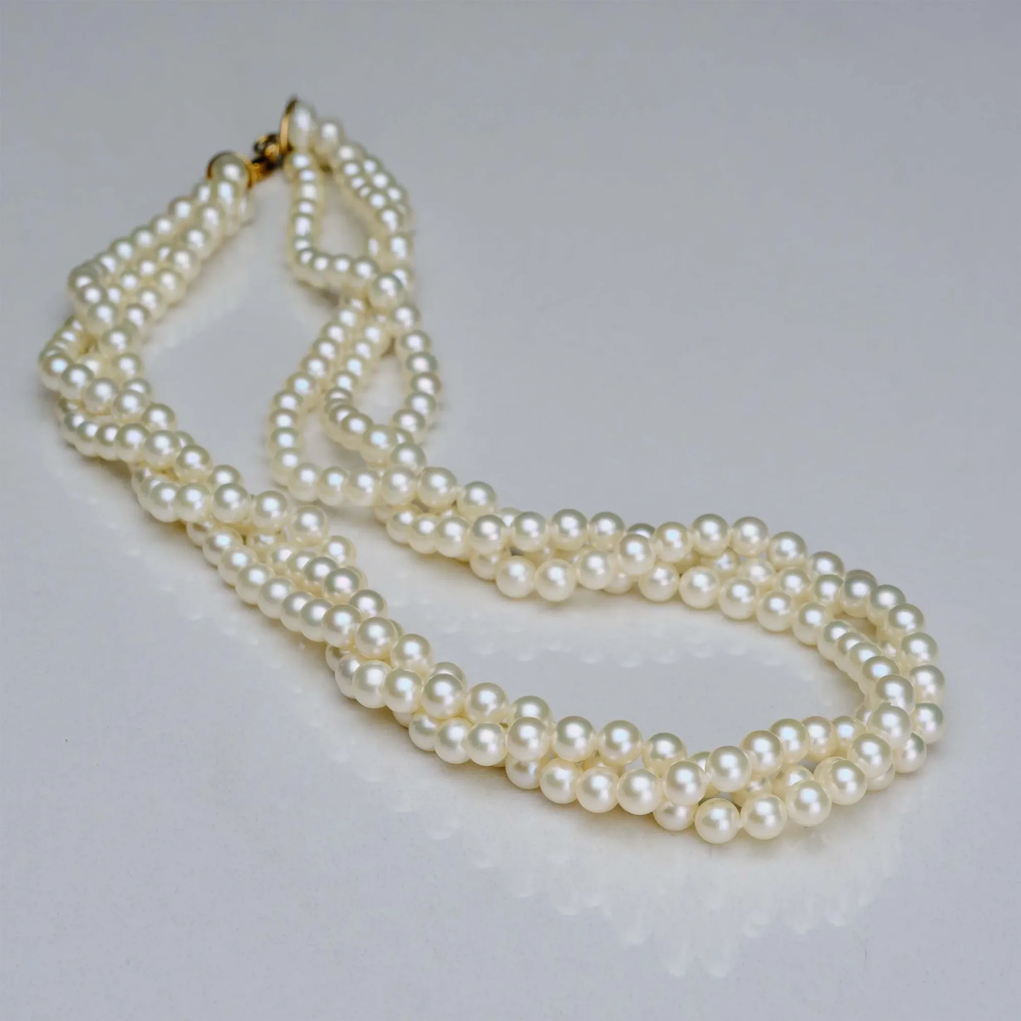 Necklace with pearls in 18k gold — Joyería Liévano