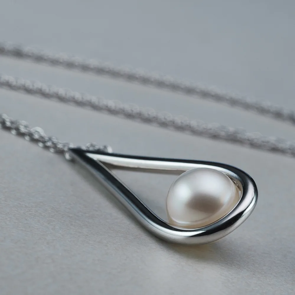 Pendant with pearls in 18k gold — Joyería Liévano