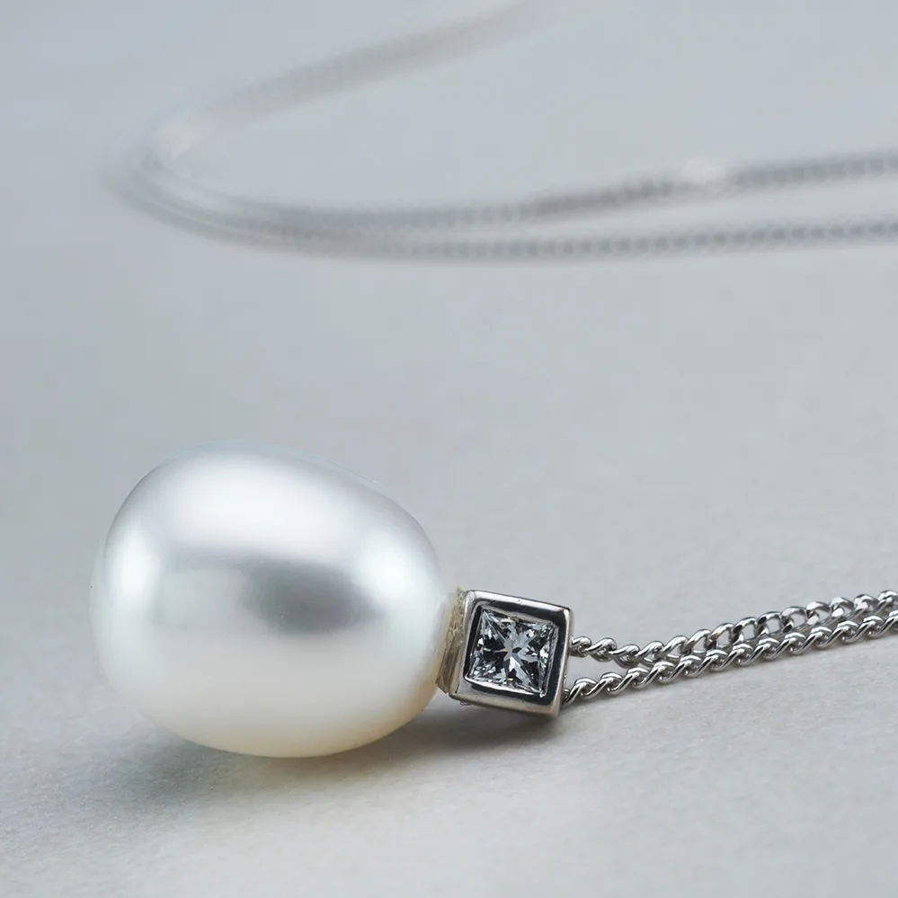 Pendant with pearls in 18k gold — Joyería Liévano