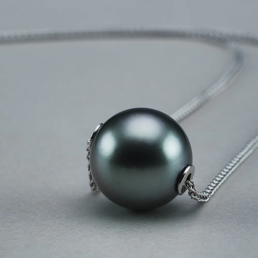 Chain with pearls in 18k gold — Joyería Liévano