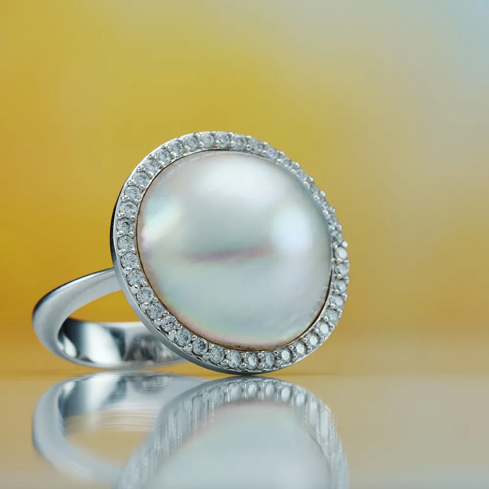 Ring with pearls in 18k gold — Joyería Liévano