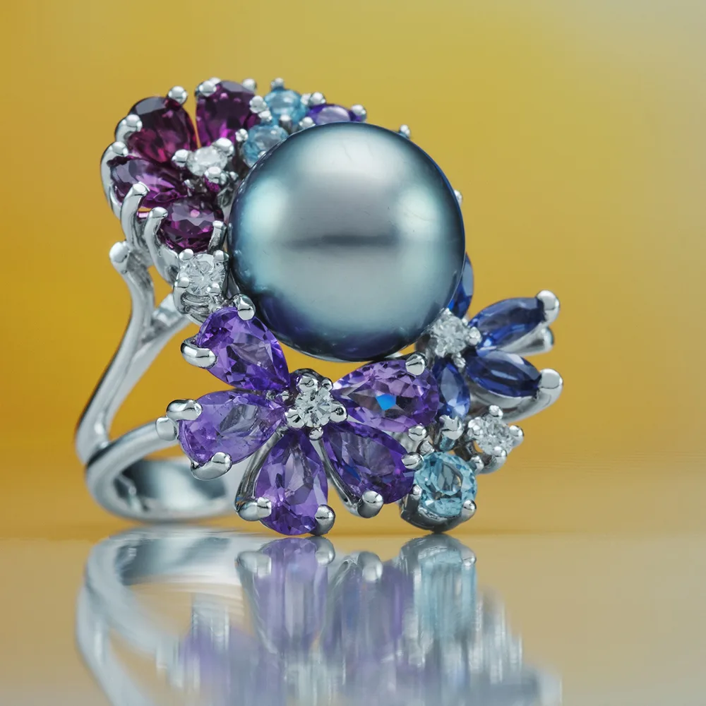 Ring with pearls in 18k gold — Joyería Liévano