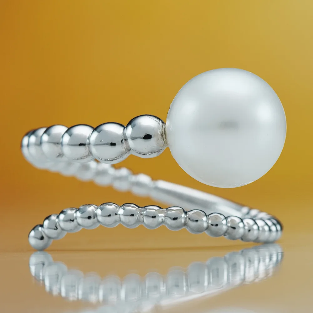 Ring with pearls in 18k gold — Joyería Liévano
