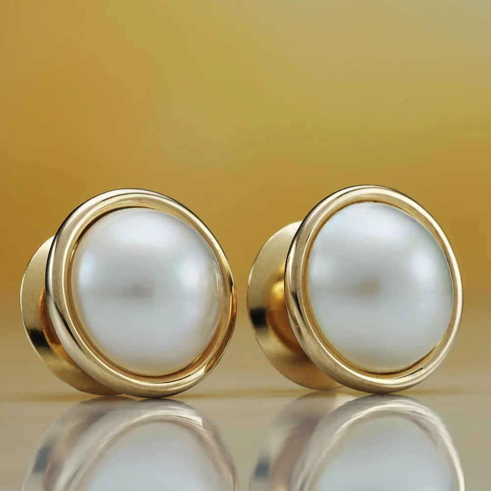 Earrings with pearls in 18k gold — Joyería Liévano