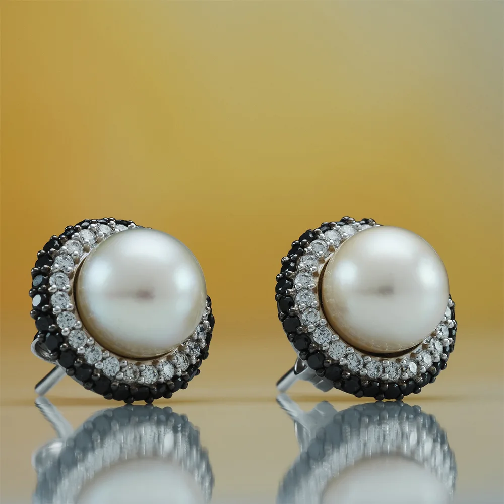 Earrings with pearls in 18k gold — Joyería Liévano