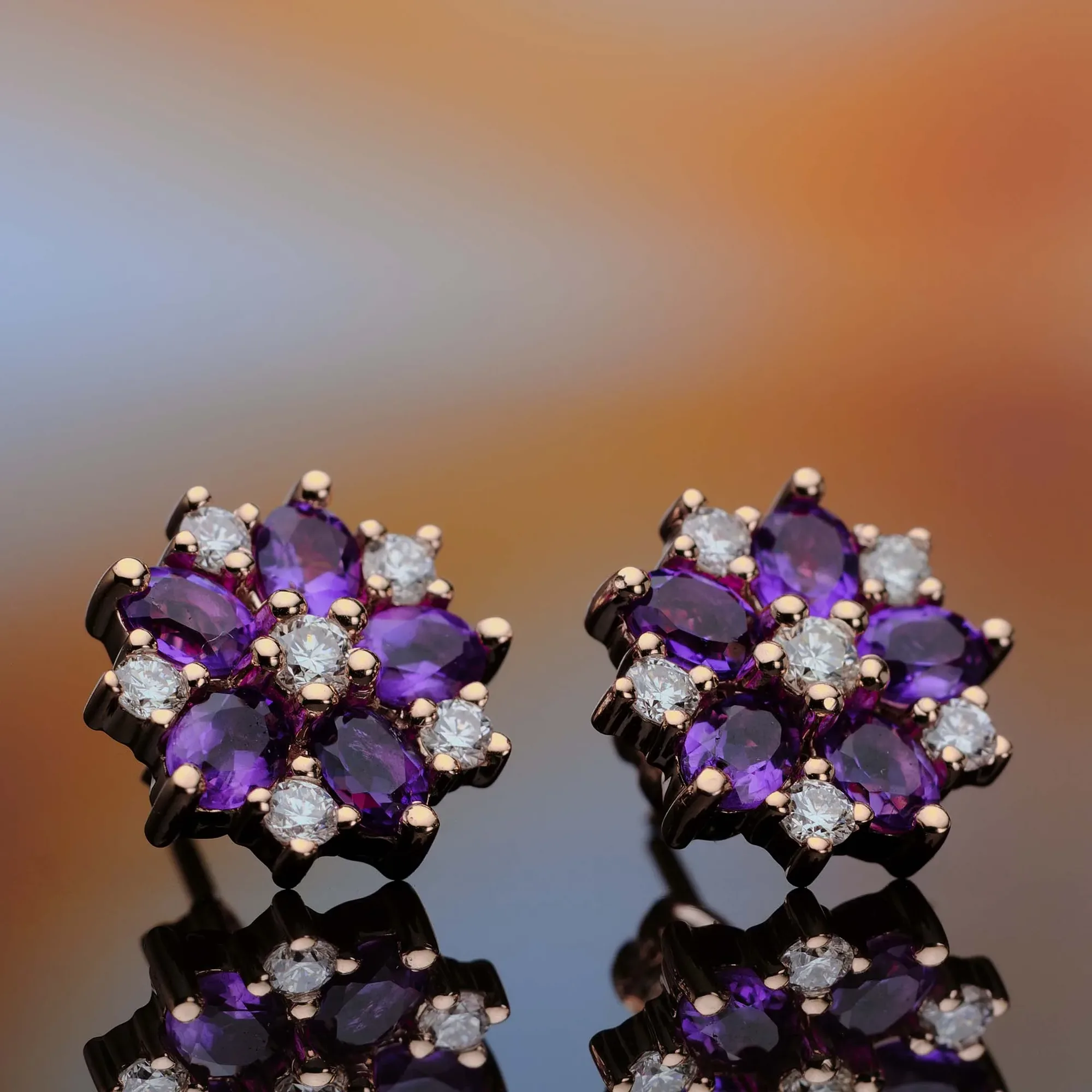 Earrings with colored gemstones in 18k gold — Joyería Liévano