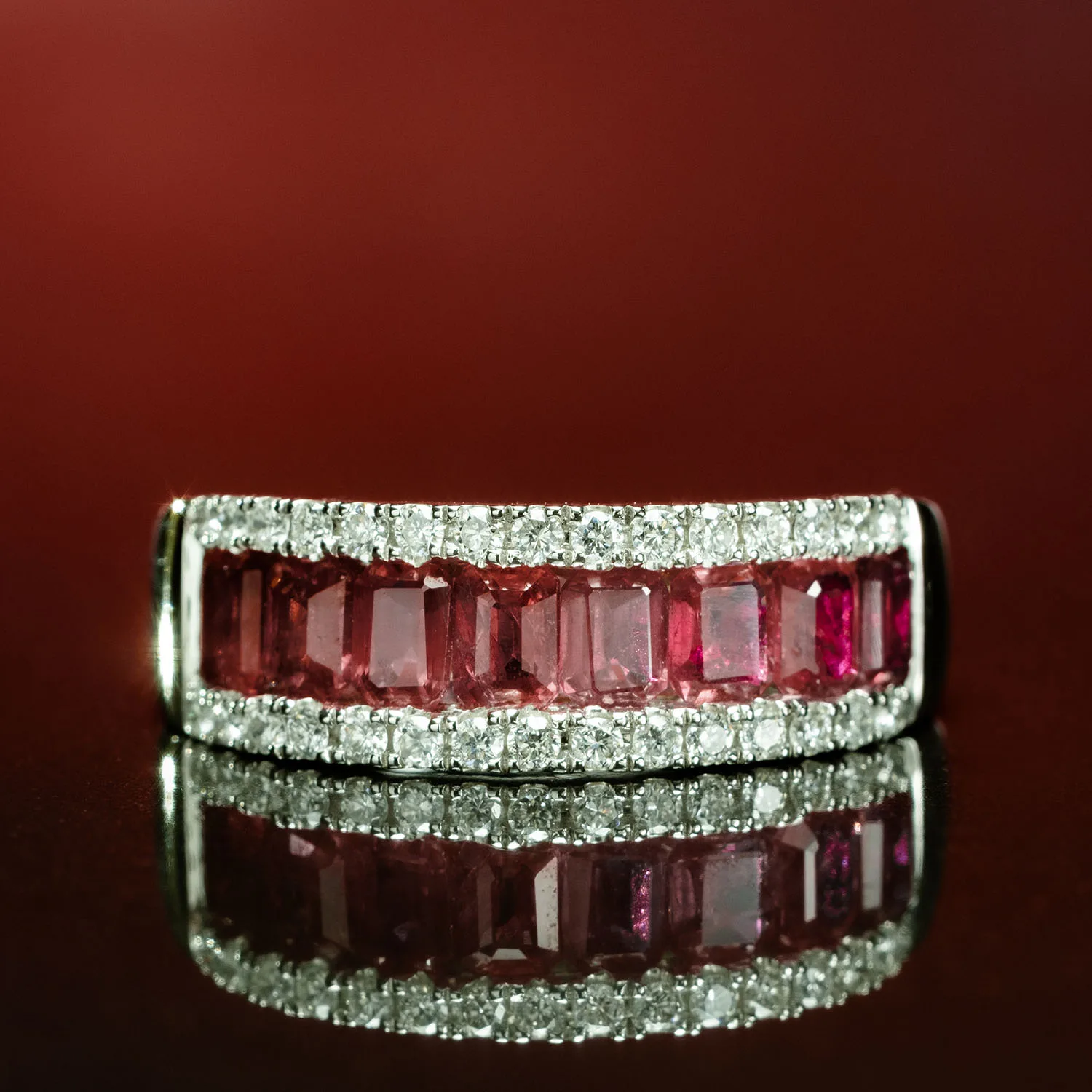 Ring with rubies in 18k gold — Joyería Liévano