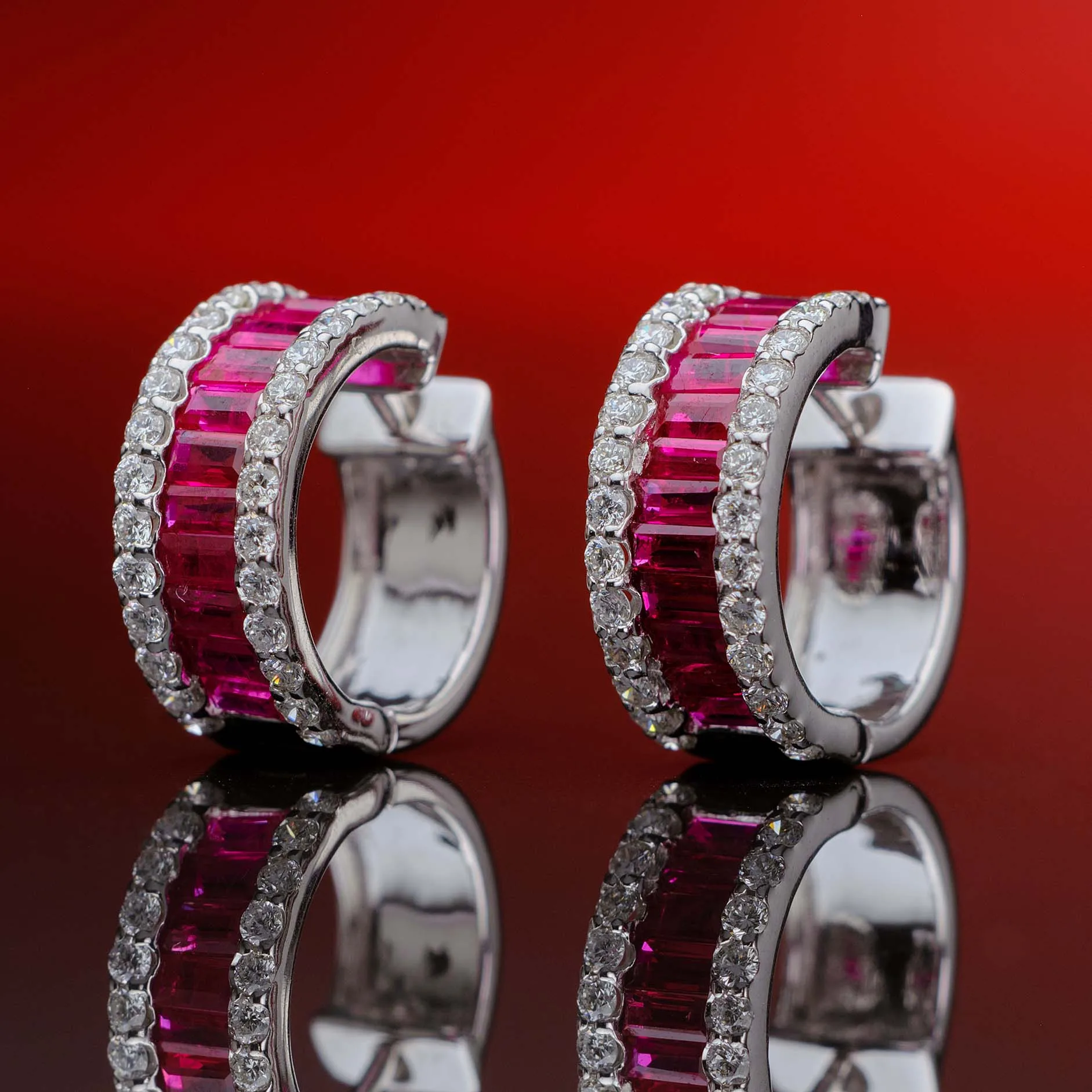 Earrings with rubies in 18k gold — Joyería Liévano
