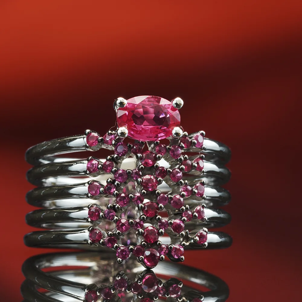 Ring with rubies in 18k gold — Joyería Liévano