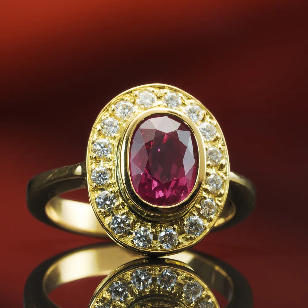 Ring with rubies in 18k gold — Joyería Liévano
