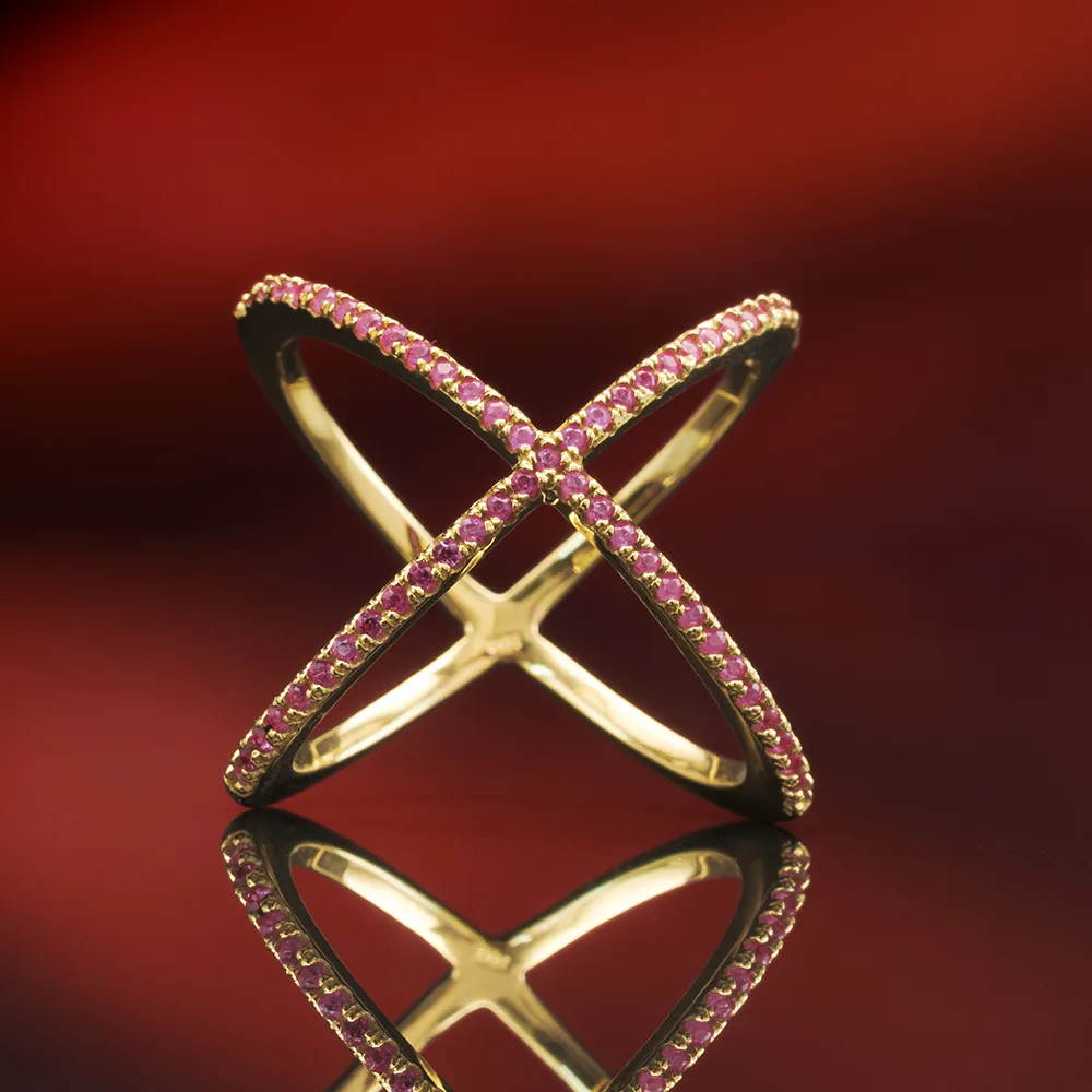 Ring with rubies in 18k gold — Joyería Liévano