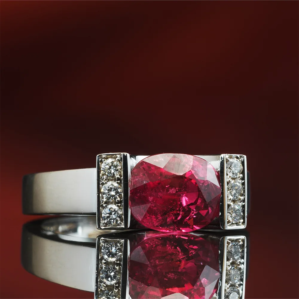 Ring with rubies in 18k gold — Joyería Liévano