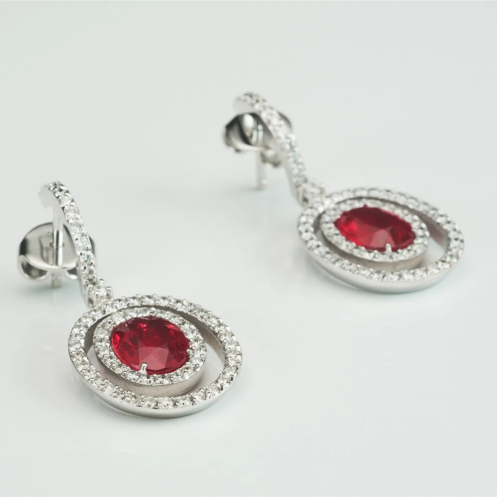 Earrings with rubies in 18k gold — Joyería Liévano