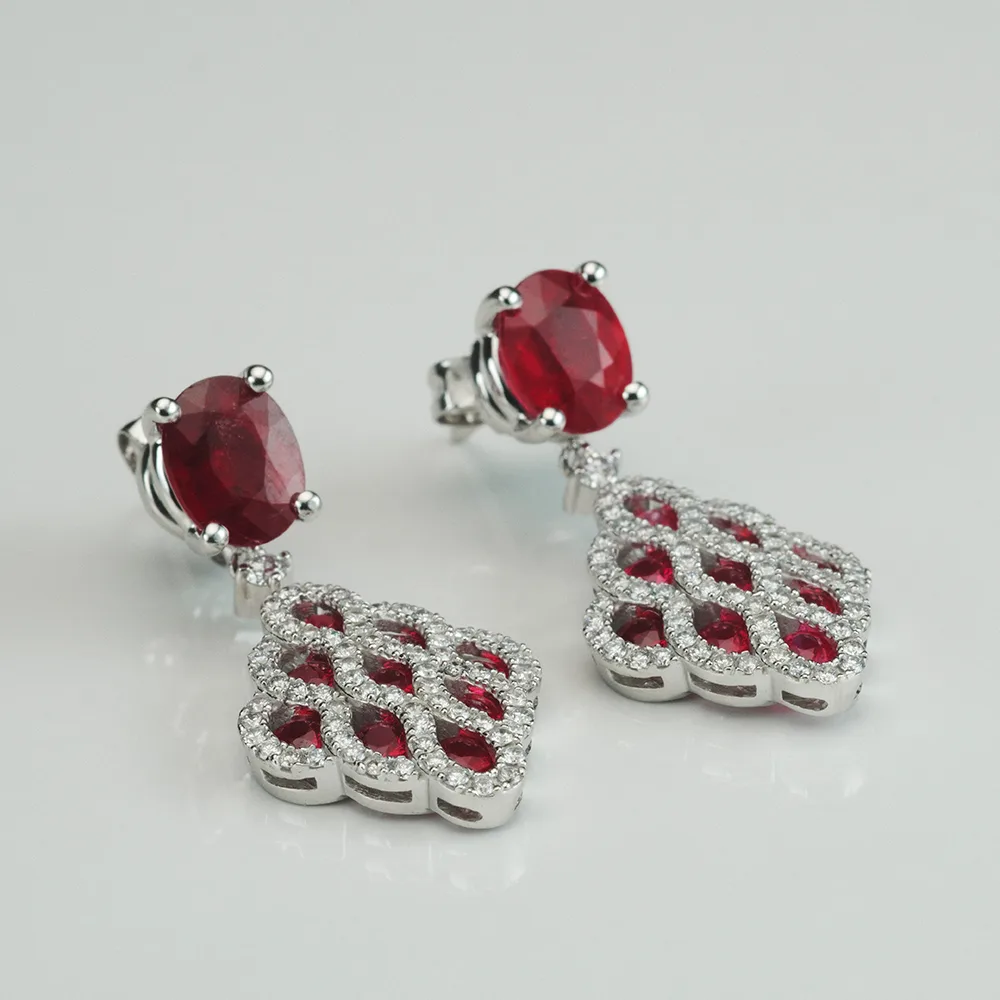 Earrings with rubies in 18k gold — Joyería Liévano