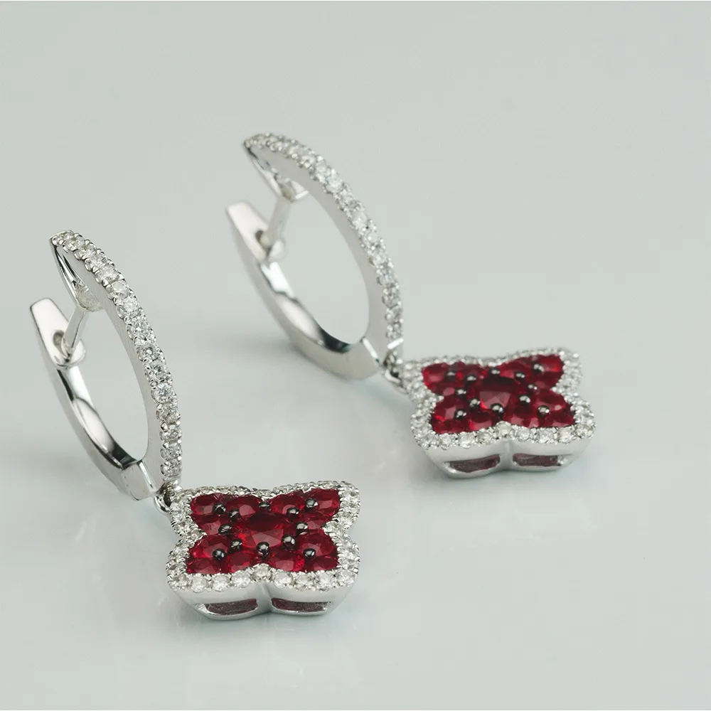 Earrings with rubies in 18k gold — Joyería Liévano