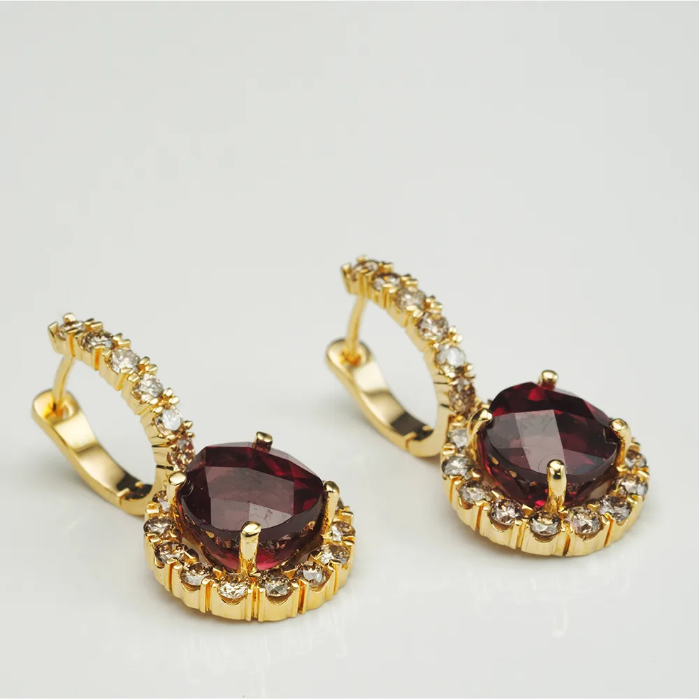 Earrings with rubies in 18k gold — Joyería Liévano