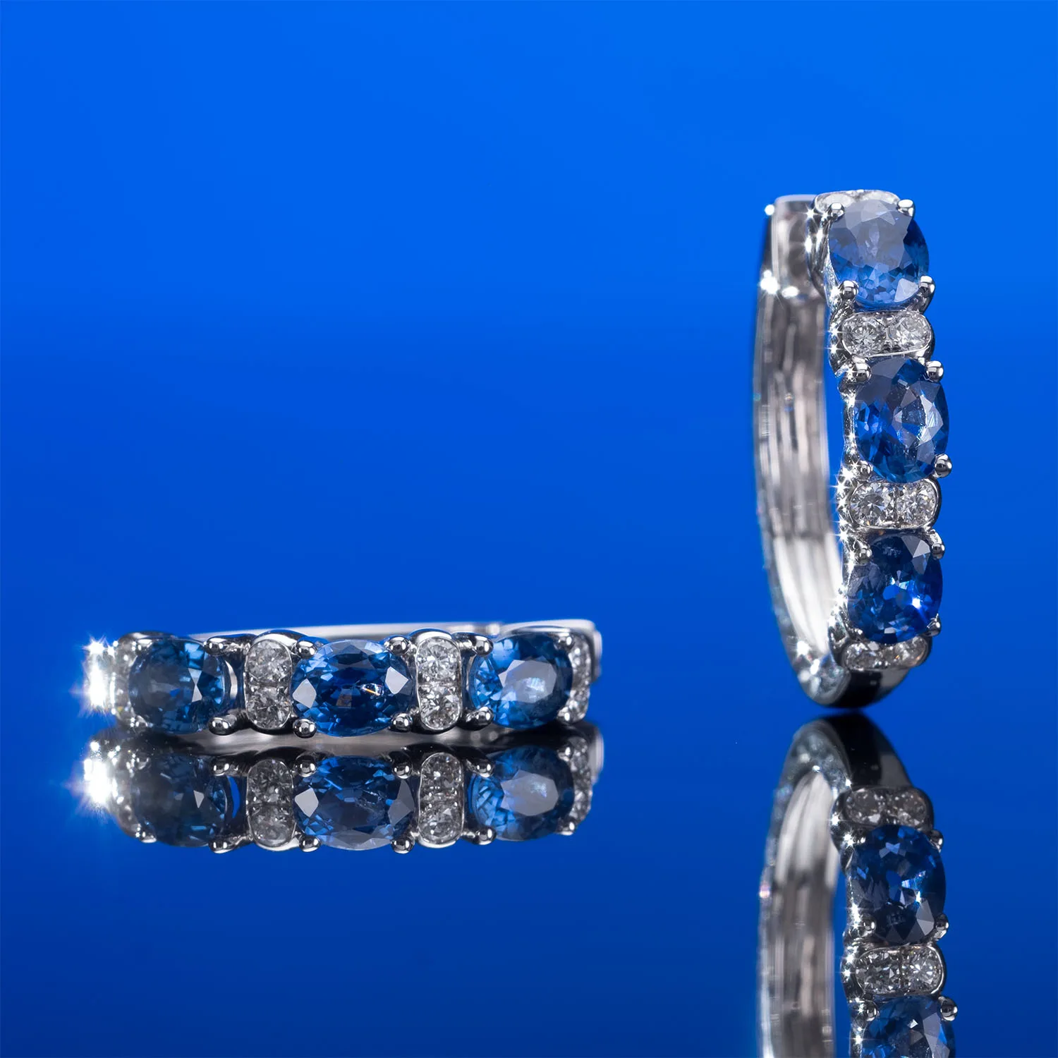 Earrings with sapphires in 18k gold — Joyería Liévano