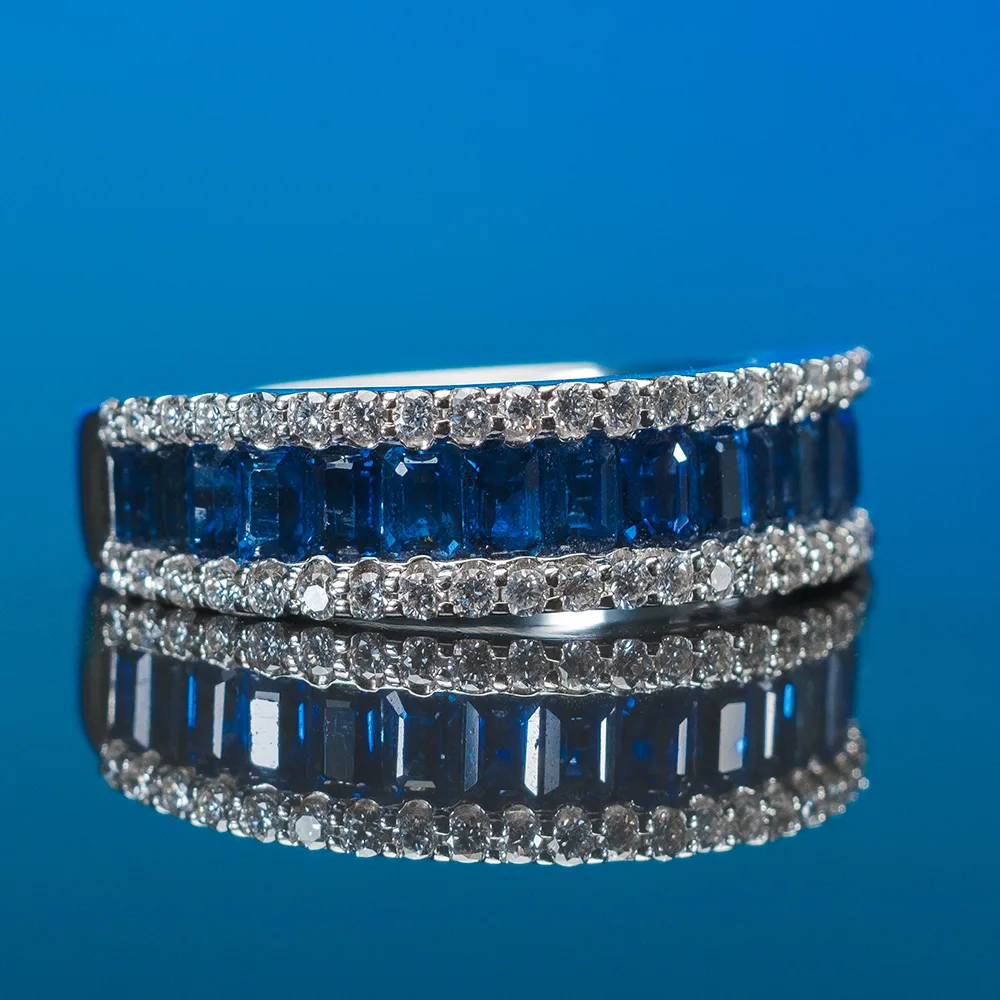 Ring with sapphires in 18k gold — Joyería Liévano